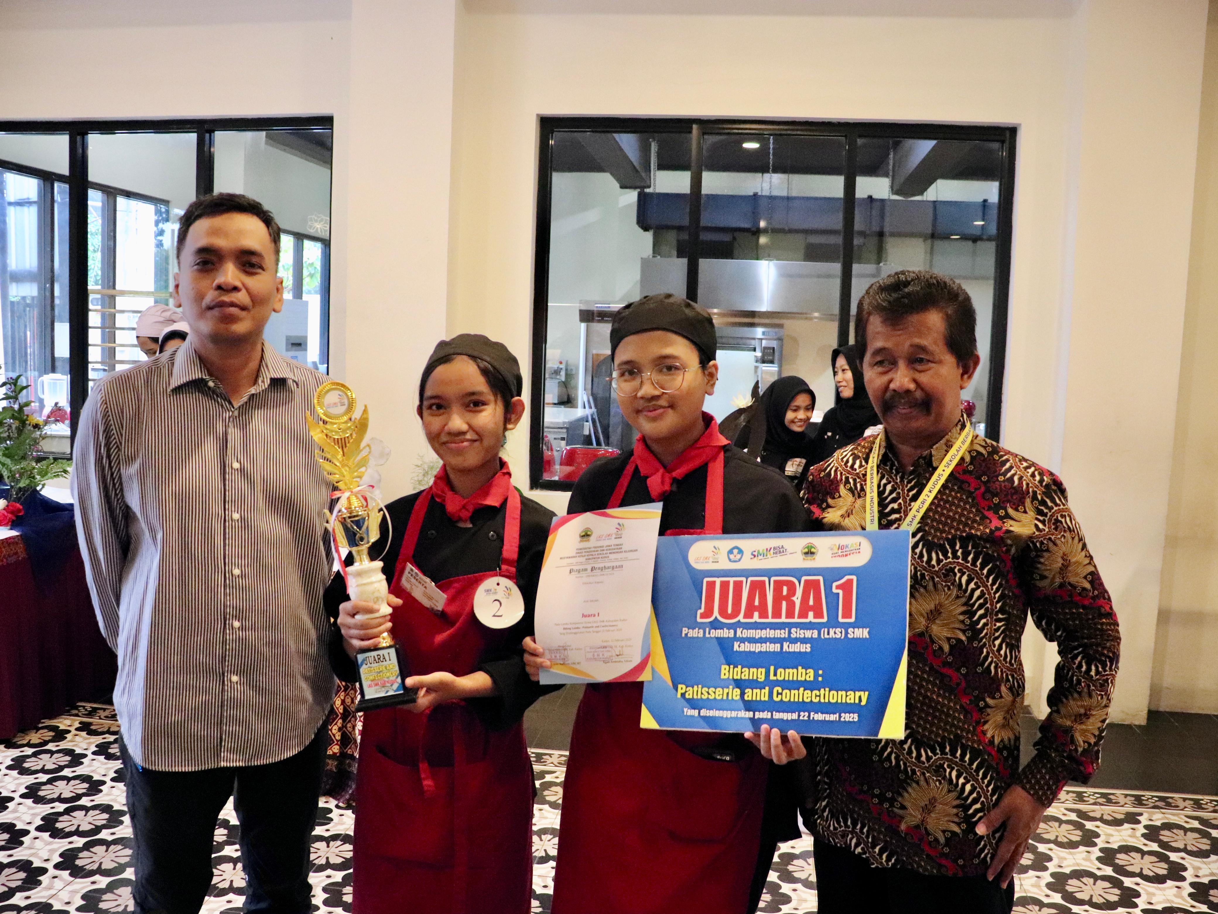 Juara I Lomba LKS 2025 : Patisserie and Conectionary